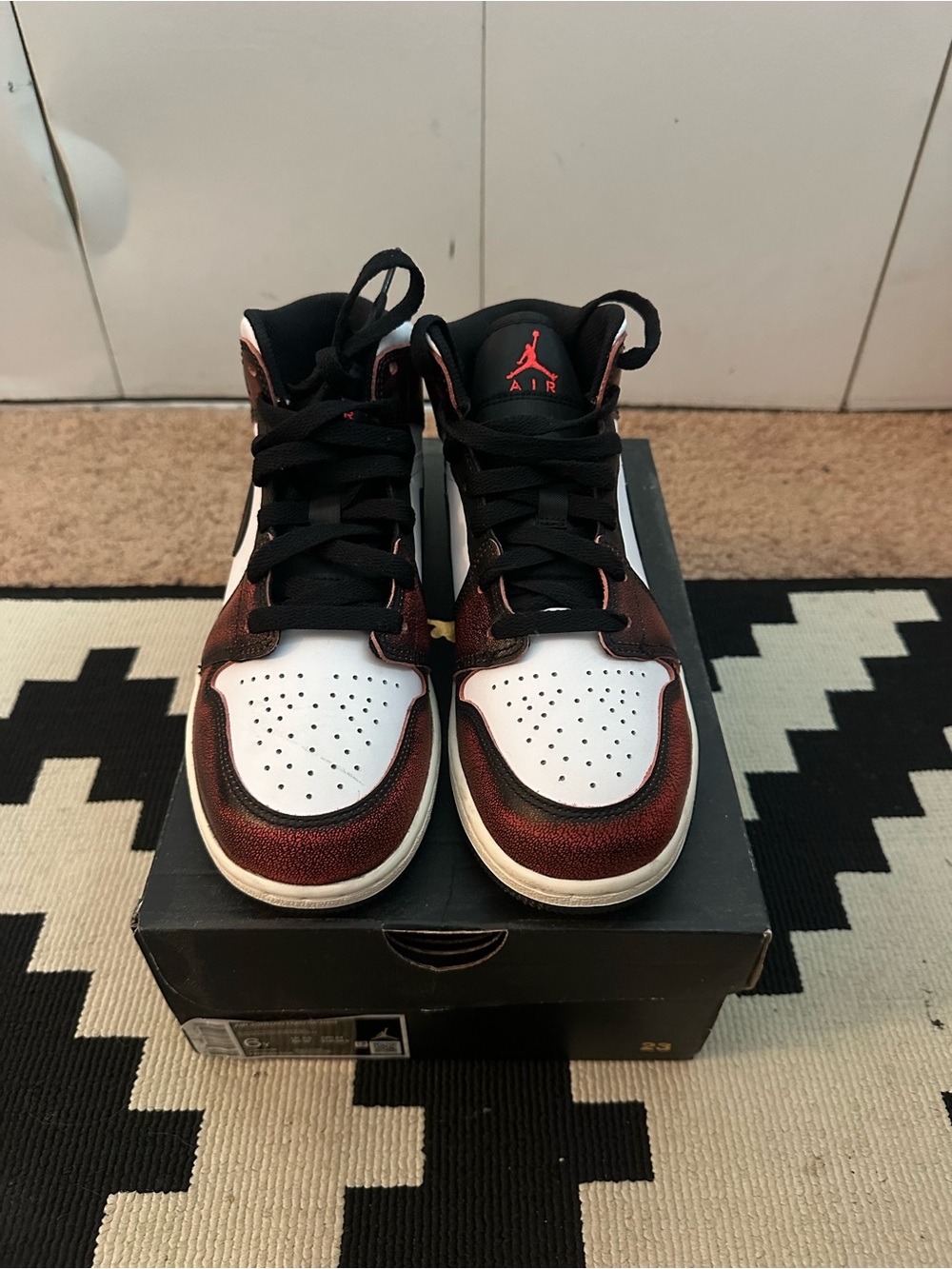 Air Jordan Mid. 6Y